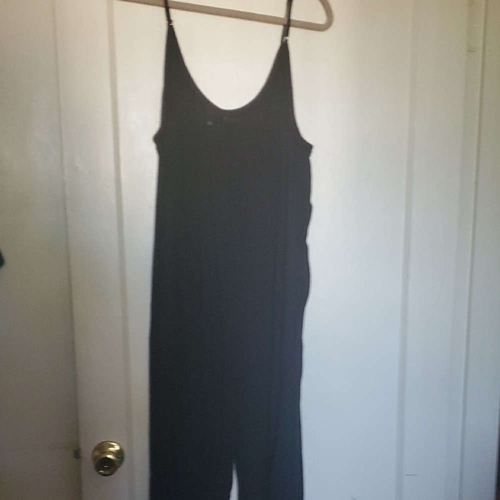 Black‎ Sleeveless Jumpsuit